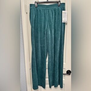 Lululemon NWT Scuba Mid-Rise Wide-Leg Pant *Velvet Cord